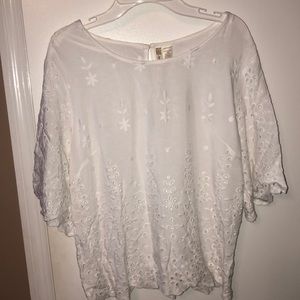 Quartered sleeved white blouse NWT